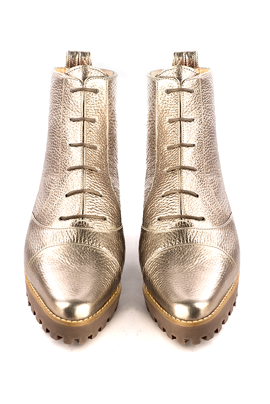 Gold women's ankle boots with laces at the front. Round toe. Low rubber soles. Top view - Florence KOOIJMAN